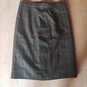 Authentic Burberry Wool skirt size 6